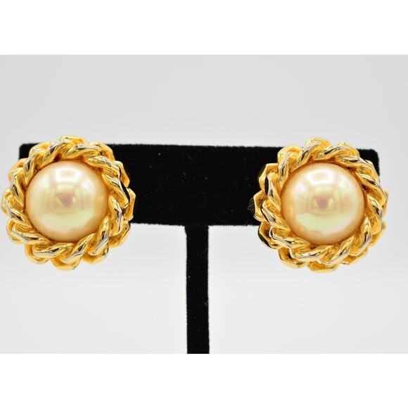 Christian Dior Vintage Pearl Clip On Earrings Gold Round Iridescent Signed BinW - Picture 1 of 12